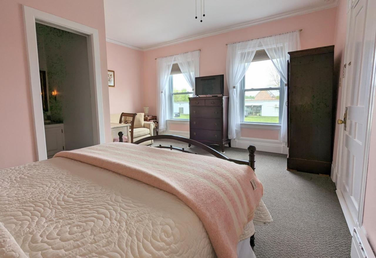 The Georgetown Inn Экстерьер фото